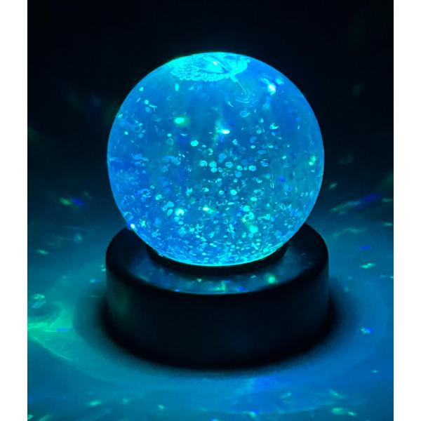 Leuchtende Wassergefülle Glitzerb Ball